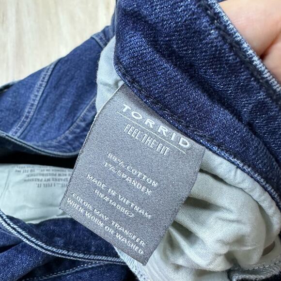 Torrid Feel The Fit Button Fly High Rise Distressed Frayed Denim Jeans Plus 22S - Picture 15 of 16